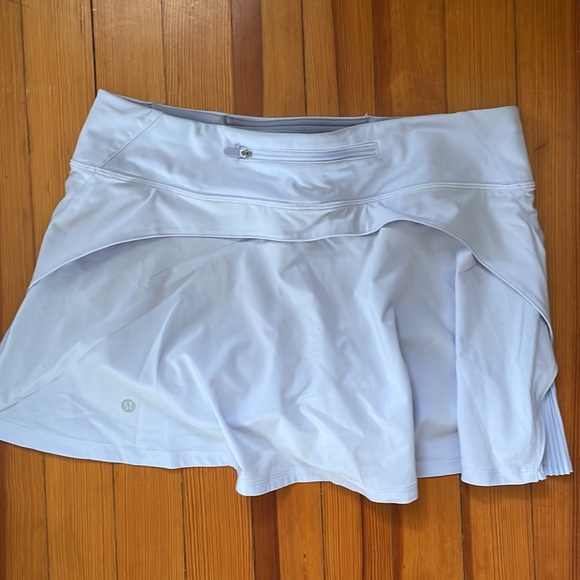 Lululemon Play Off the Pleats Skirt size 8 in light purple - Picture 2 of 6